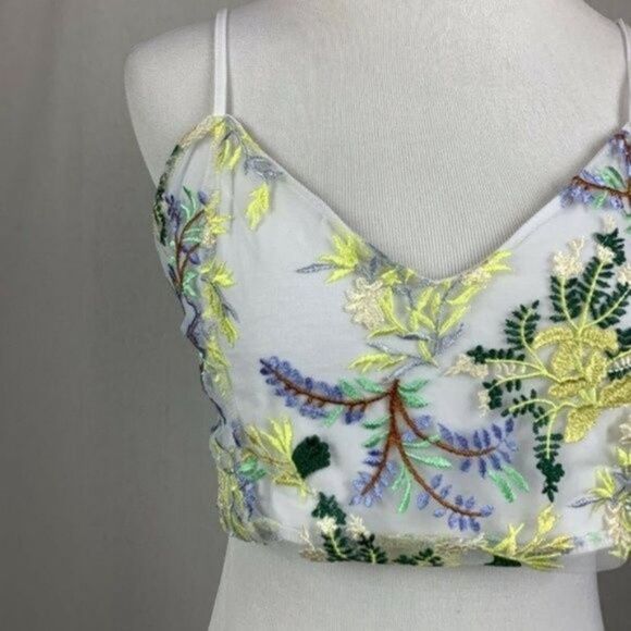 NEW Urban Outfitters embroidered crop top bralette - Picture 4 of 8